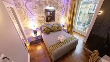 Quarto casal standard | Roupas de cama premium, frigobar, cofres nos quartos, escrivaninha