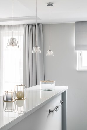 Deluxe Apartment, Non Smoking | Private kitchen | Fridge, oven, stovetop, dishwasher - Lion Apartments -Monte Carlo Deluxe (Sopot)