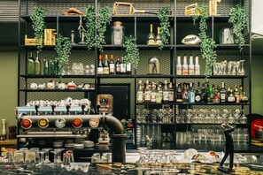 Breakfast, lunch, dinner served; pool views 