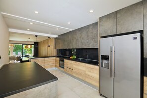 Fridge, microwave, oven, dishwasher - Hedera Estate, Villa Hedera (Dubrovnik)