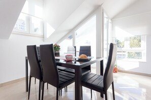 Unclassified image, 4 of 19, button