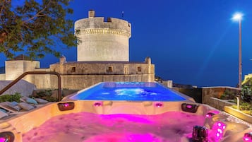 Idromassaggio all'aperto