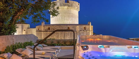 Baignoire à remous extérieure