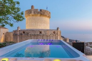 Nicht klassifiziertes Bild, 3 von 74, Schaltfläche