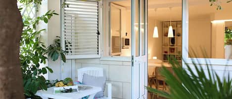 屋外ダイニングエリア