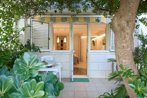 屋外ダイニングエリア