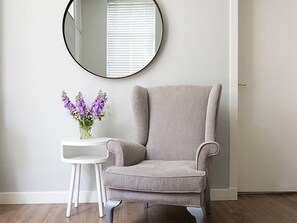 Luxury Apartment, Private Bathroom | Miscellaneous - The Lane Apartment (Edinburgh)