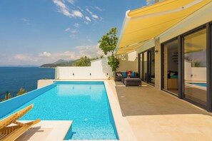 صورة غير مصنفة، 4 من 35، زرّ