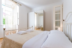 3 habitaciones, tabla de planchar con plancha y wifi gratis 