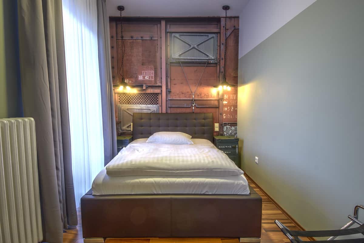 classic single room | desk, blackout curtains, iron/ironing board, free cots/infant beds