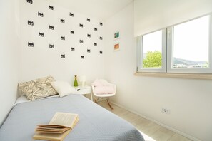 2 chambres, fer et planche à repasser, Wi-Fi gratuit, draps fournis