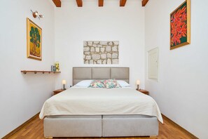 2 habitaciones, tabla de planchar con plancha y wifi gratis 
