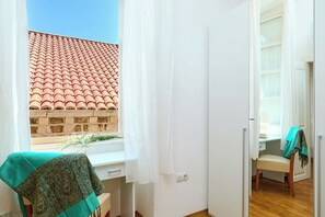 Unclassified image, 3 of 34, button