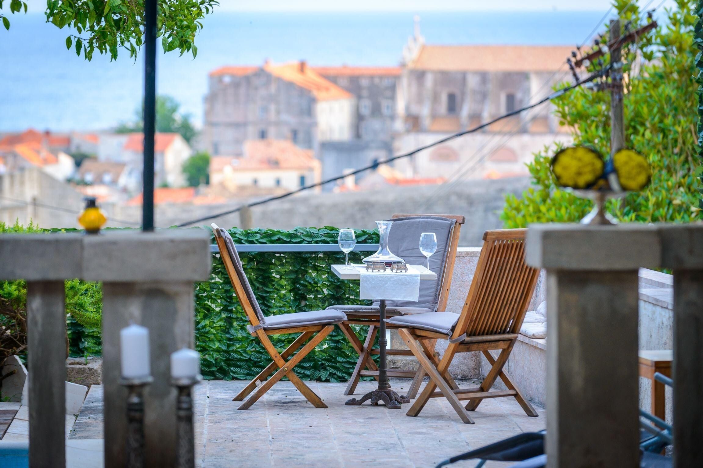 屋外ダイニングエリア