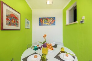 Dining - Skyscraper Apartment- Free parking included (Dubrovnik)