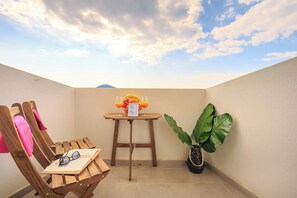 Outdoor dining - Skyscraper Apartment- Free parking included (Dubrovnik)