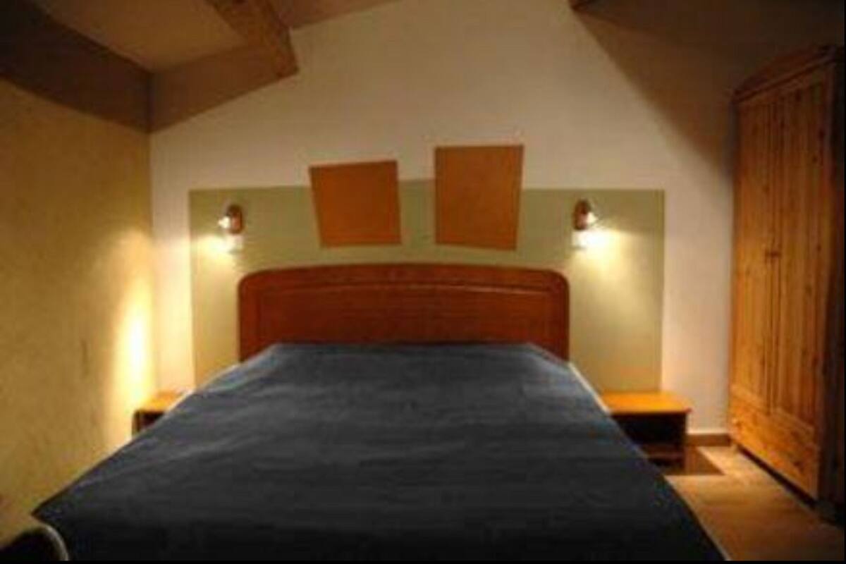 Iron/ironing board, free cots/infant beds, bed sheets