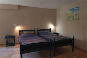 Iron/ironing board, free cots/infant beds, bed sheets