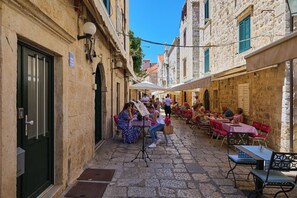 Outdoor dining - Hedera Estate, Hedera A20 - Breakfast included (Dubrovnik)