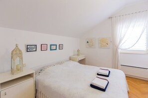3 Schlafzimmer, Bügeleisen/Bügelbrett, Bettwäsche