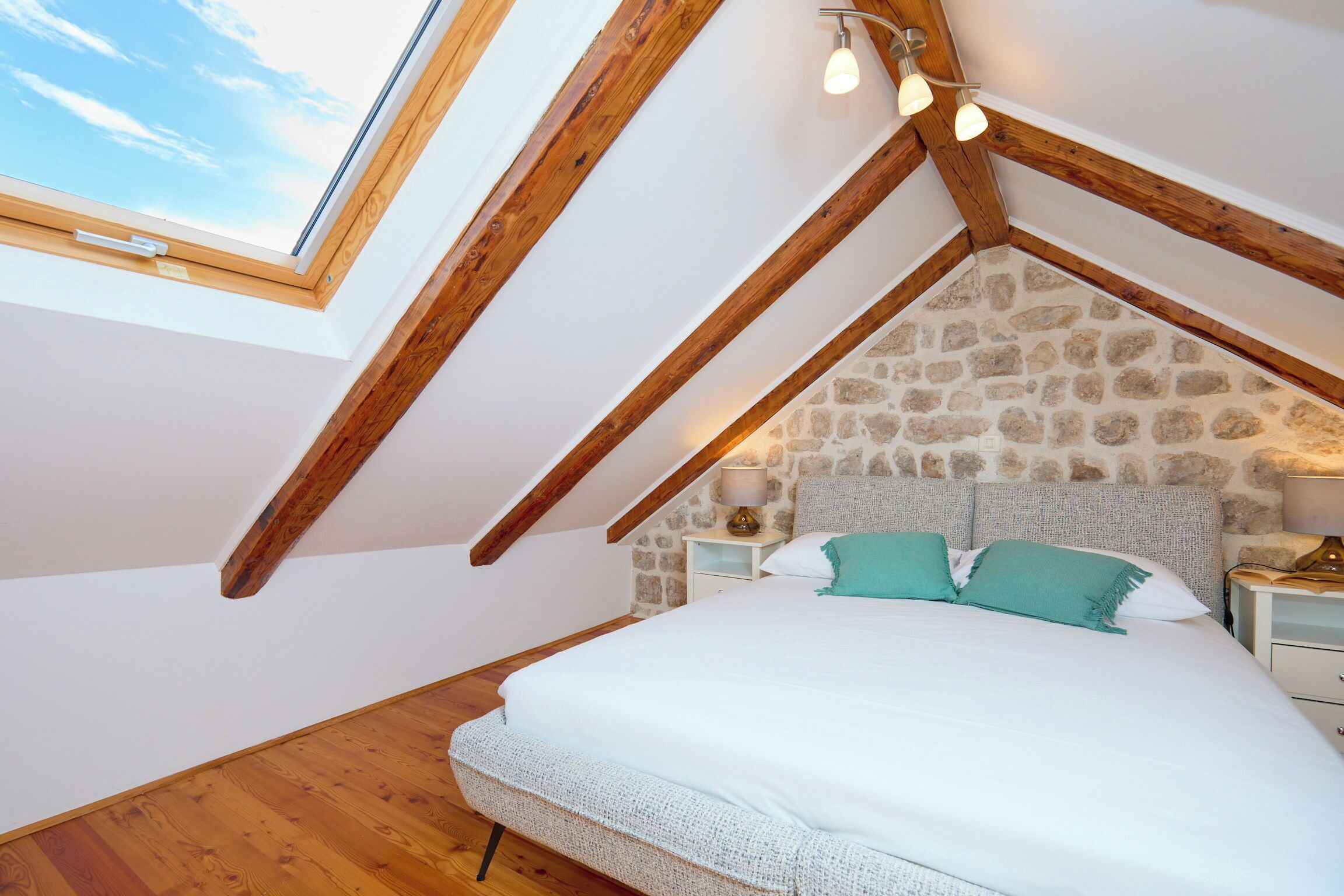 1 chambre, fer et planche à repasser, Wi-Fi, draps fournis