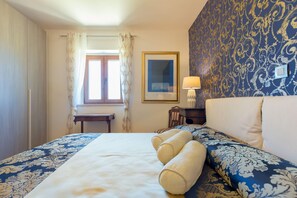 5 chambres, fer et planche à repasser, accès au Wi-Fi (inclus)