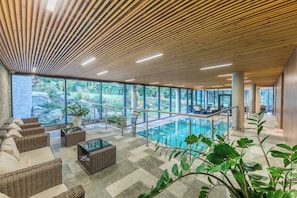 Sauna, Whirlpool, Dampfbad, Warmsteinmassagen, Tiefengewebe-Massagen