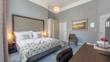 行政双人房, 通行无障碍 | 客房内保险箱、办公桌、笔记本电脑工作区、遮光窗帘