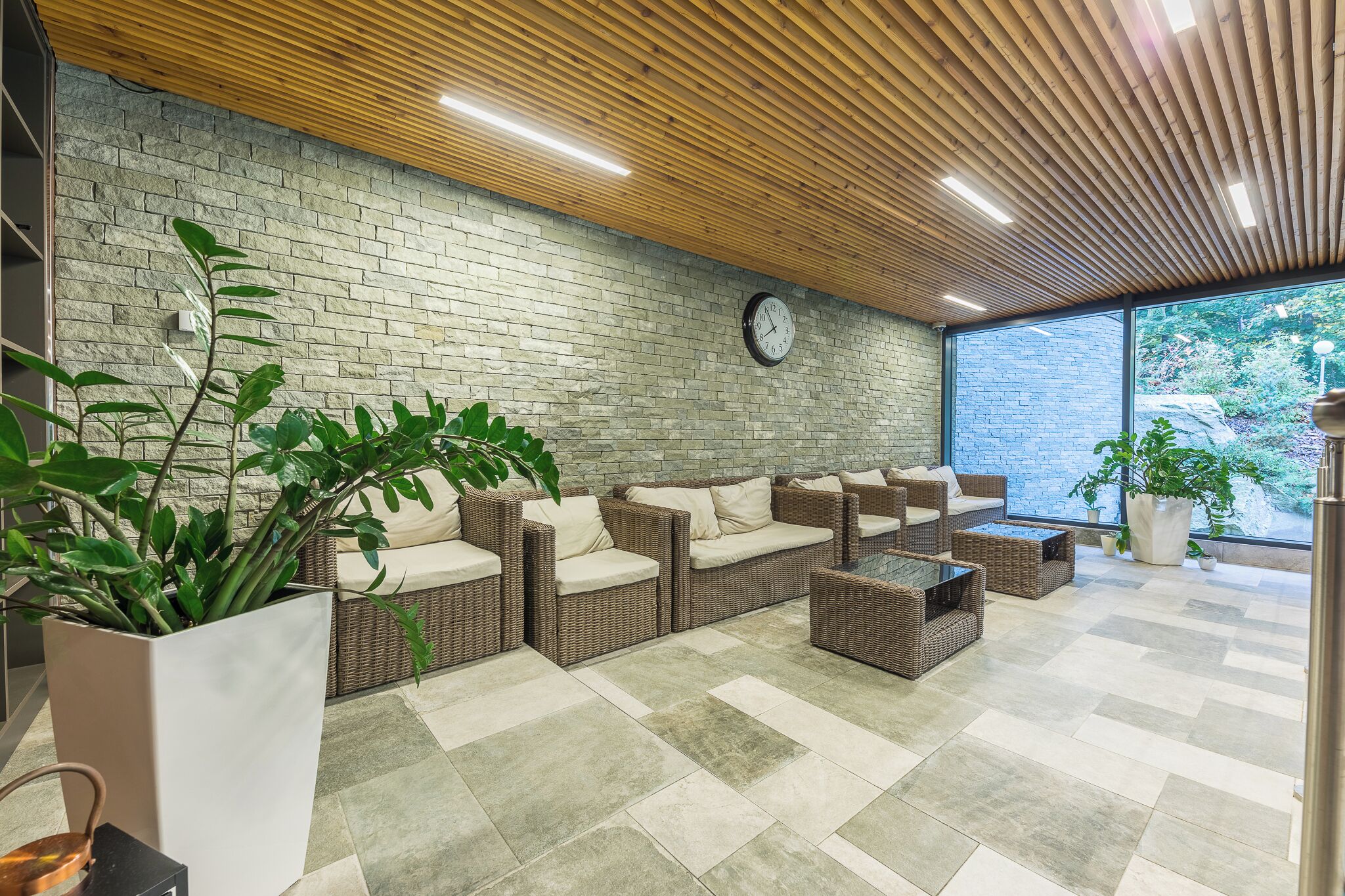 Sauna, Whirlpool, Dampfbad, Warmsteinmassagen, Tiefengewebe-Massagen