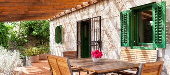 Cypress Cottage - Four Bedroom House, Sleeps 8