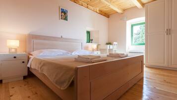 5 soverom, strykejern/-brett og sengetøy