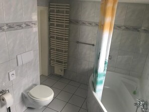 Toallas, jabón, papel de baño