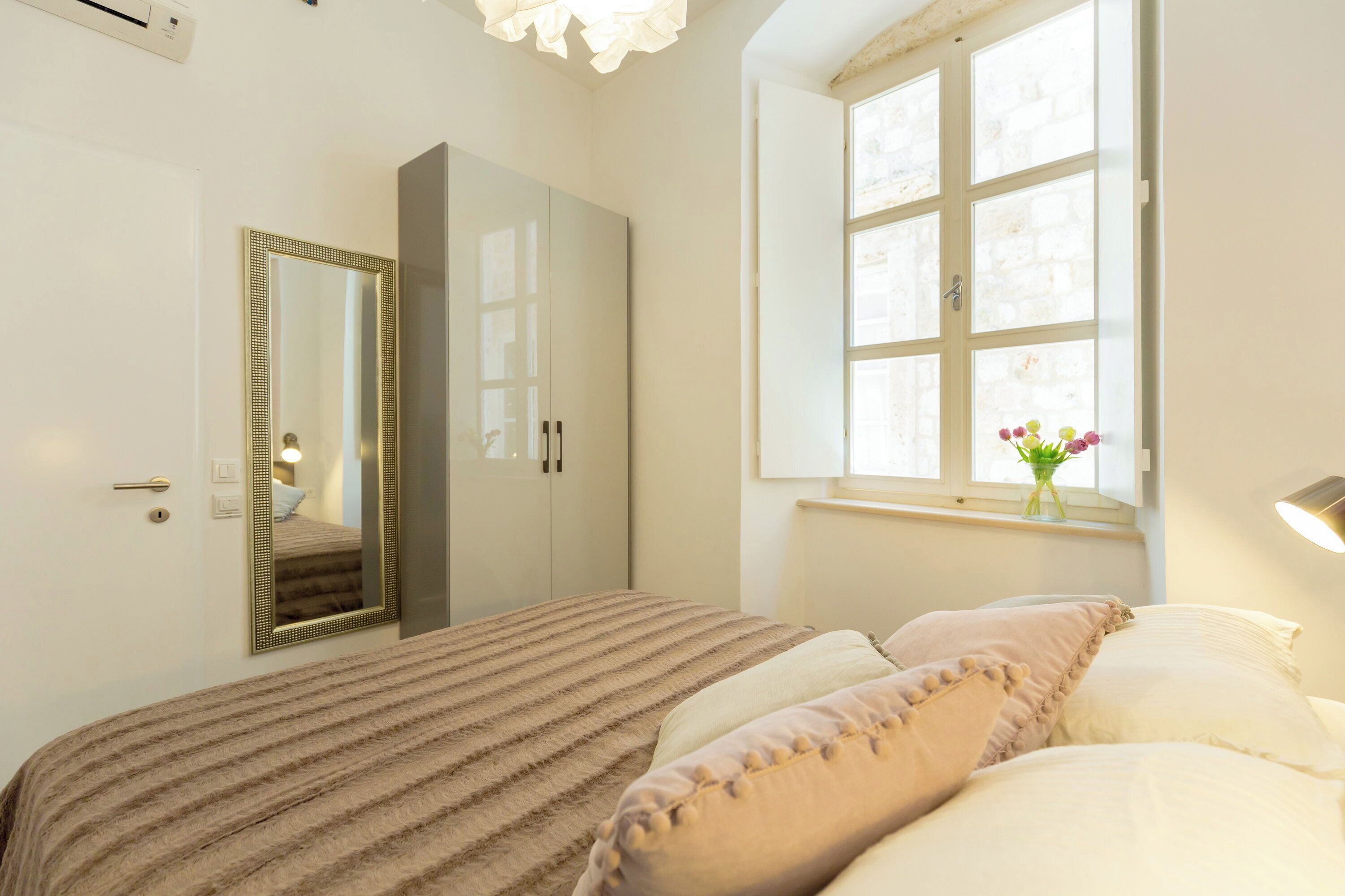 2 chambres, fer et planche à repasser, draps fournis