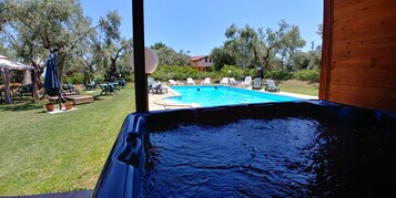 Bañera de hidromasaje exterior