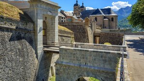 Unclassified image, 4 of 16, button - Ski-in/out apartment for 6, pet friendly, slope views (Montgenèvre)