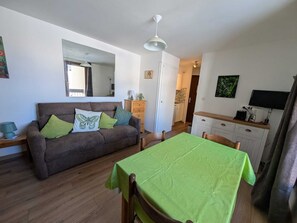 TV - Ski-in/out studio with balcony, pets allowed (Montgenèvre)