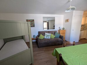 Room - Ski-in/out studio with balcony, pets allowed (Montgenèvre)