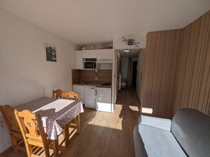 Interior - Cozy renovated studio south-facing with slopes view and parking in Montgenèvre (Montgenèvre)