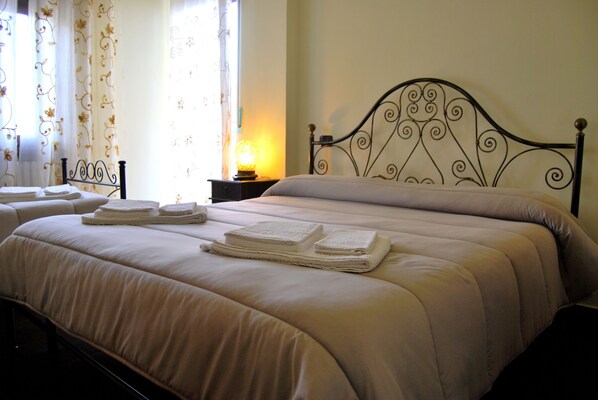 Triple Room | Free WiFi, bed sheets - B&B Monte Vulture (Rionero in Vulture)