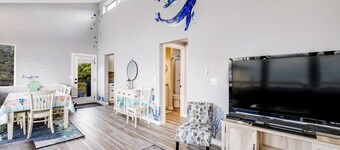 Oceanfront hem w / badtunna, havsutsikt och privat strand tillgång - hundar OK -2 max