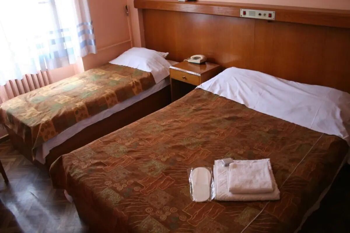 Coffres-forts dans les chambres, bureau, Wi-Fi gratuit, draps fournis
