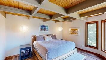 1 bedroom, iron/ironing board, internet, bed sheets