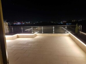 Departamento Confort, varias camas, para no fumadores | Balcón