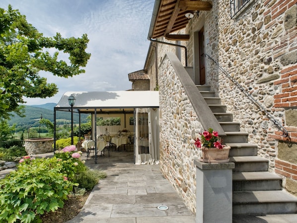 Comfort Apartment, 1 Bedroom | 1 bedroom, desk, iron/ironing board, free cribs/infant beds - Il Cardo Resort (Anghiari)
