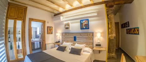 Habitación superior con 1 cama matrimonial o 2 individuales, para no fumadores | Sábanas de algodón egipcio, ropa de cama de alta calidad y edredón