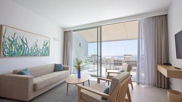 Apartment, 2 Schlafzimmer, Terrasse, eingeschrÀnkter Meerblick | Wohnbereich | Smart-TV