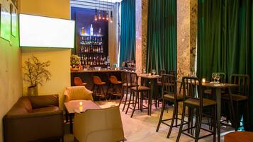 Bar lounge