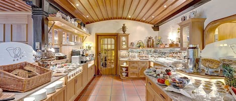 Colazione a buffet inclusa, servita tutte le mattine