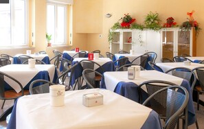 Free daily local cuisine breakfast 