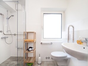 Studio Apartment 3 (2 adults) | Bathroom